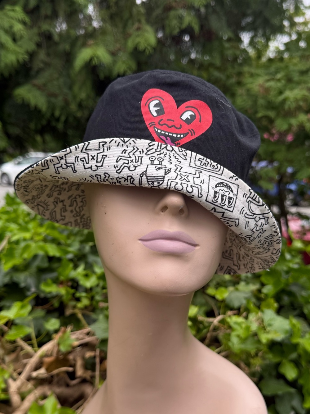 KEITH HARING Louis Vuitton’s newest partner, reversible bucket hat cotton UNISEX